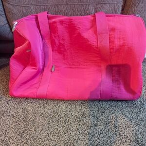 Thirty-One Vibrant Pink Travel Garments Bag